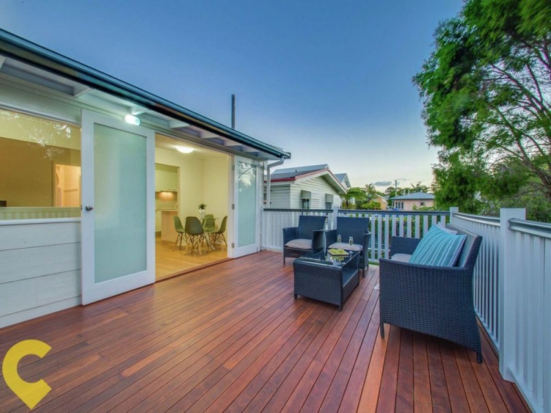 42 Raymond Street, Shorncliffe QLD 4017