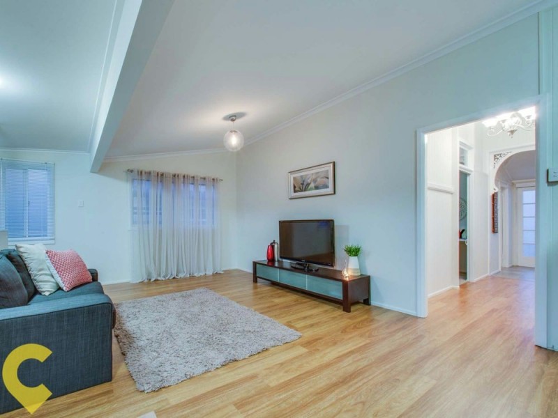 42 Raymond Street, Shorncliffe QLD 4017