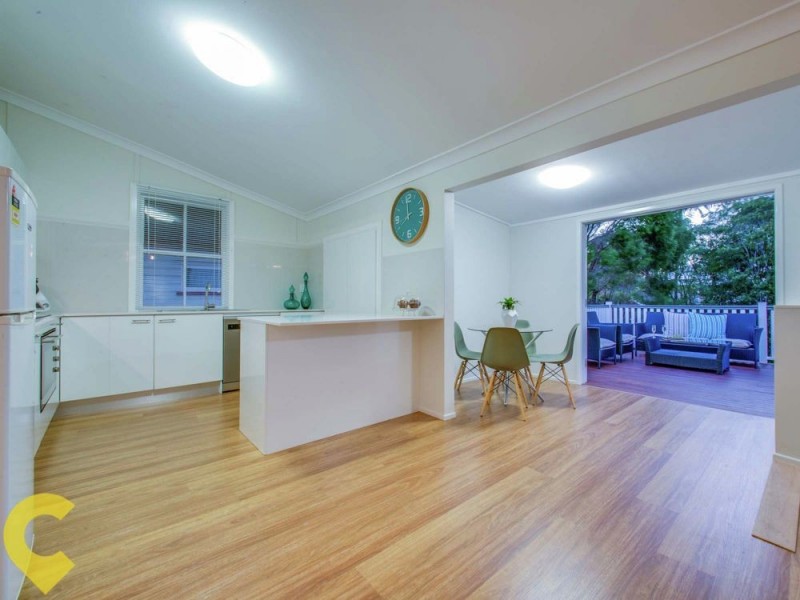 42 Raymond Street, Shorncliffe QLD 4017