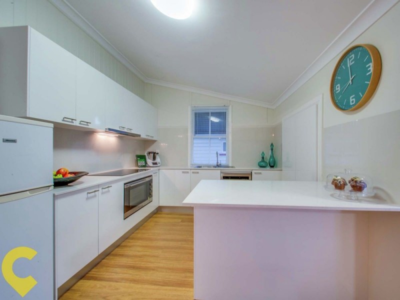 42 Raymond Street, Shorncliffe QLD 4017