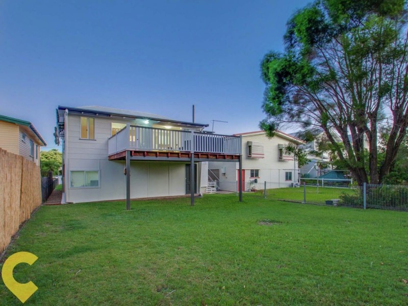 42 Raymond Street, Shorncliffe QLD 4017