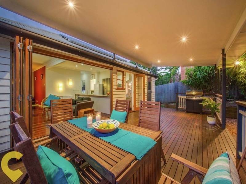 67 Southerden Street, Sandgate QLD 4017