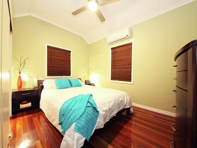 16 First Avenue, Sandgate QLD 4017