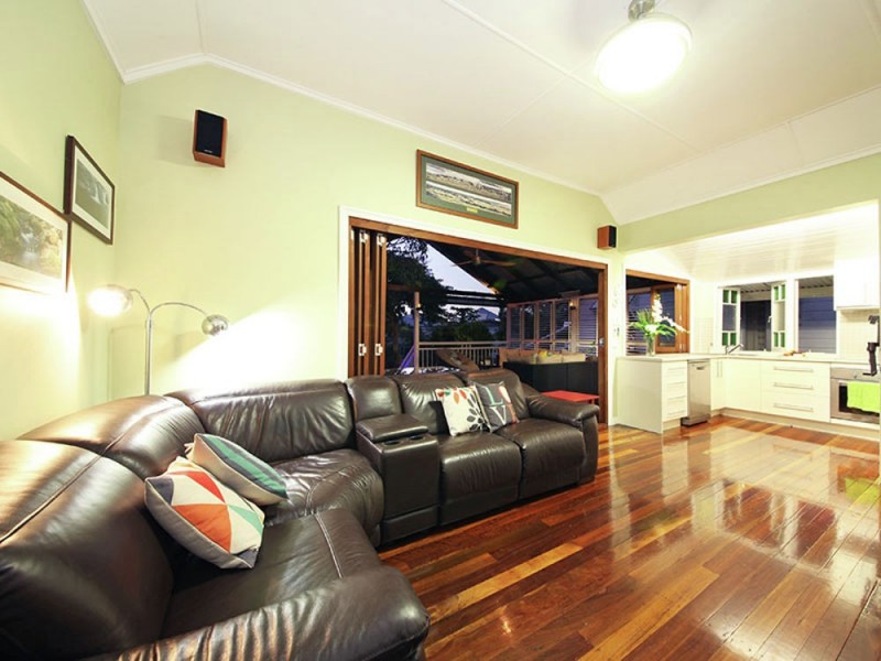 16 First Avenue, Sandgate QLD 4017