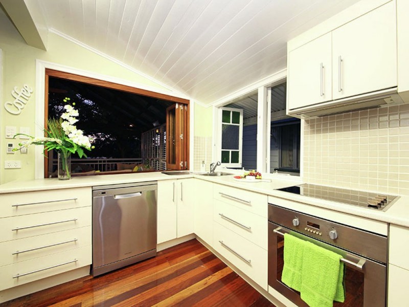 16 First Avenue, Sandgate QLD 4017