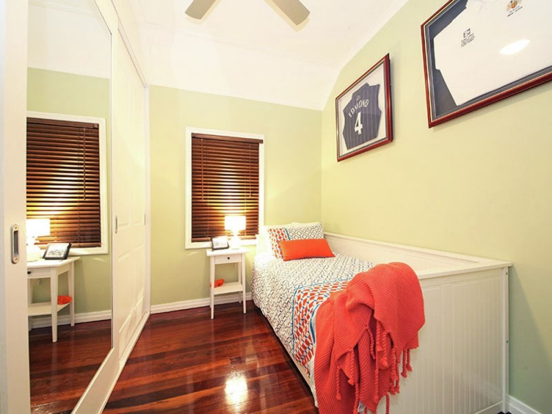 16 First Avenue, Sandgate QLD 4017