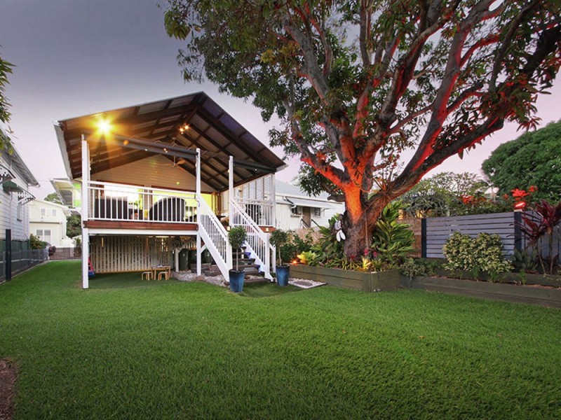 16 First Avenue, Sandgate QLD 4017