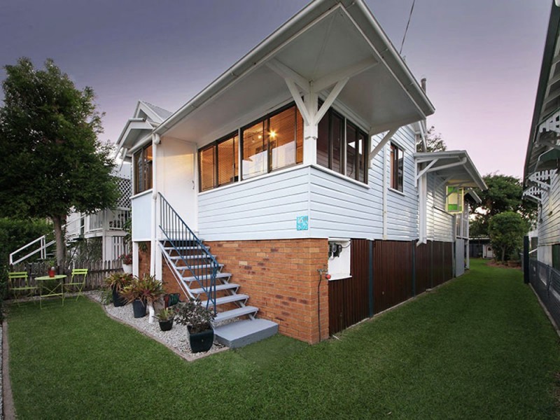 16 First Avenue, Sandgate QLD 4017