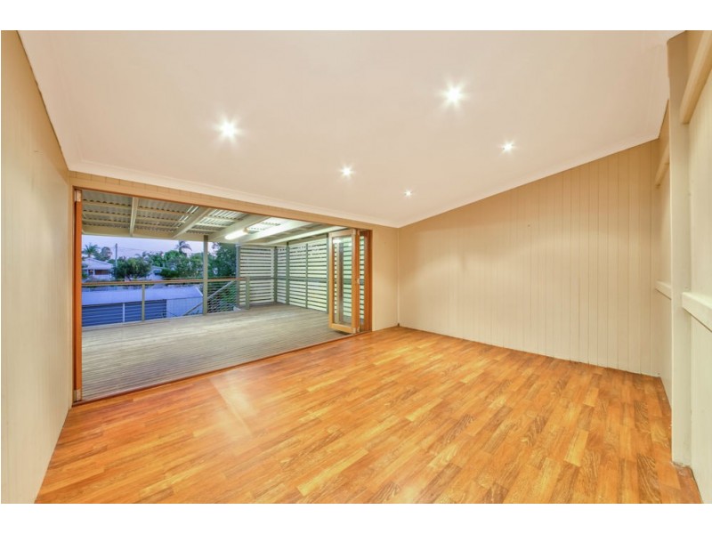 28 Kate Street, Shorncliffe QLD 4017