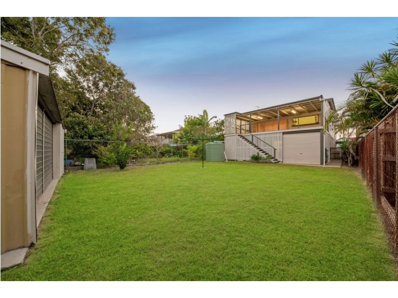 28 Kate Street, Shorncliffe QLD 4017