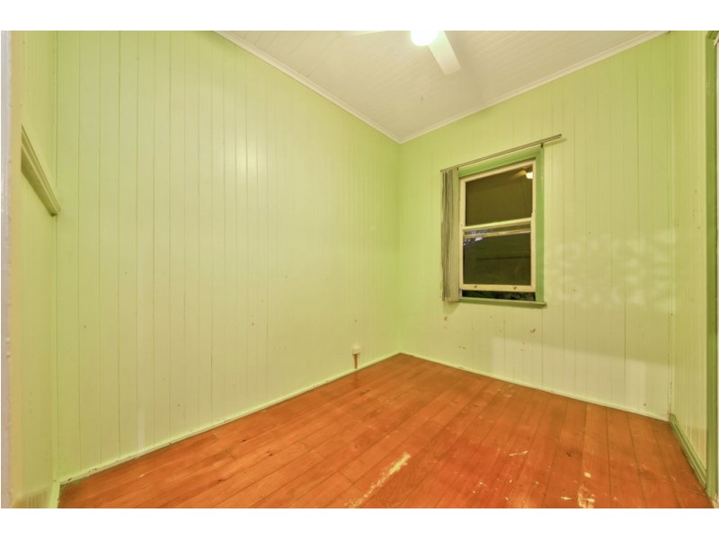 28 Kate Street, Shorncliffe QLD 4017