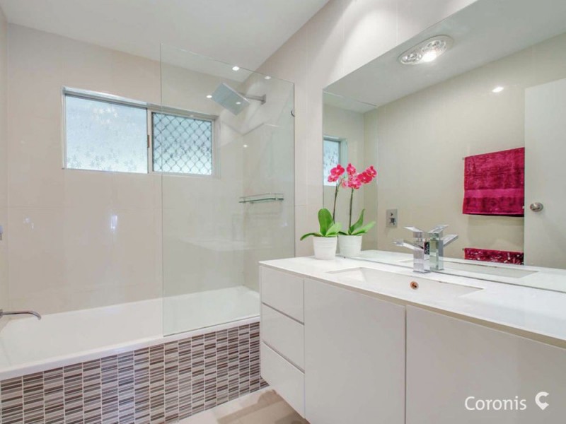 39 Leitchs Road, Albany Creek QLD 4035