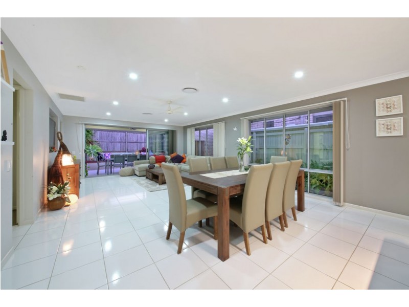 19 Severn Crescent, North Lakes QLD 4509
