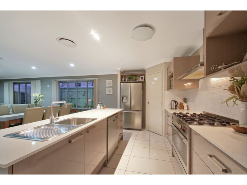 19 Severn Crescent, North Lakes QLD 4509