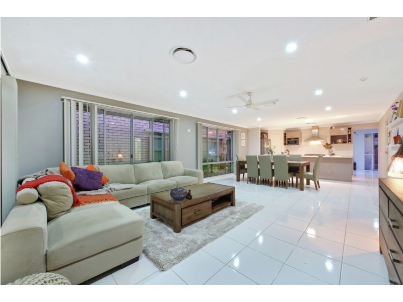 19 Severn Crescent, North Lakes QLD 4509