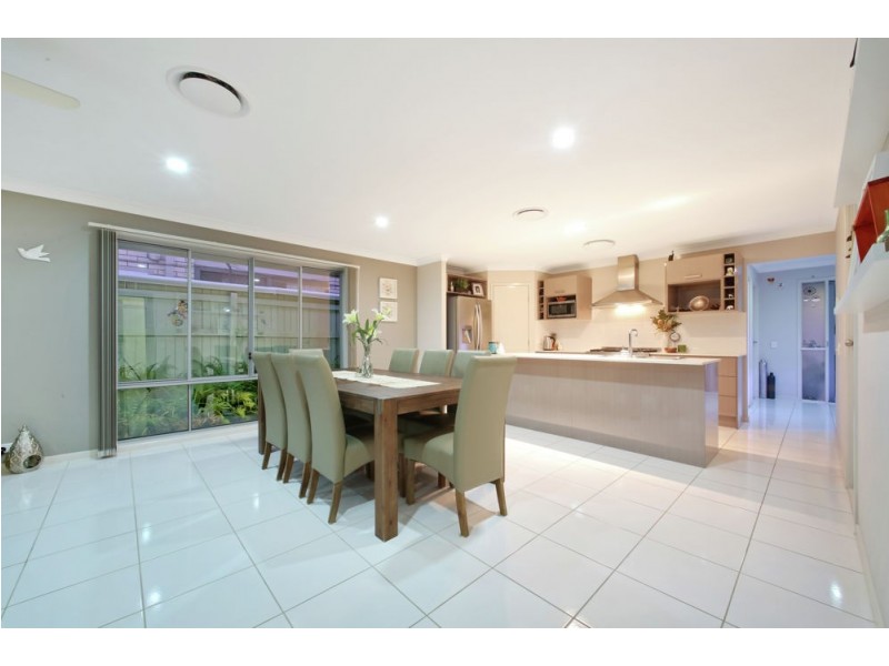 19 Severn Crescent, North Lakes QLD 4509