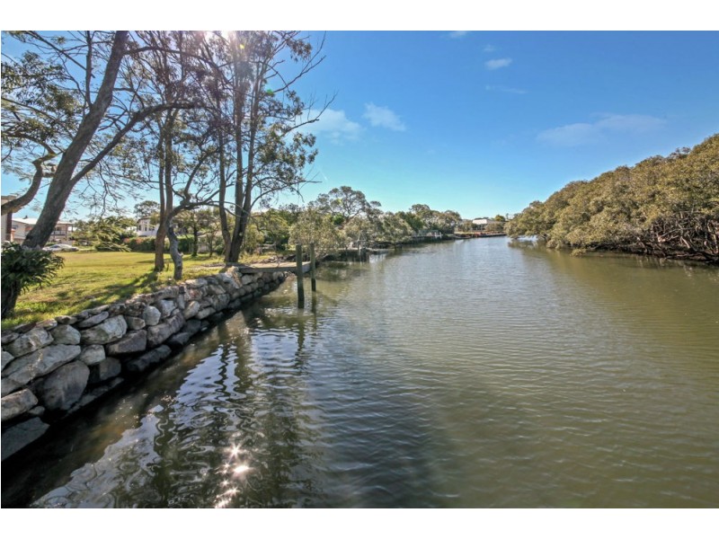 17 Central Avenue, Deagon QLD 4017