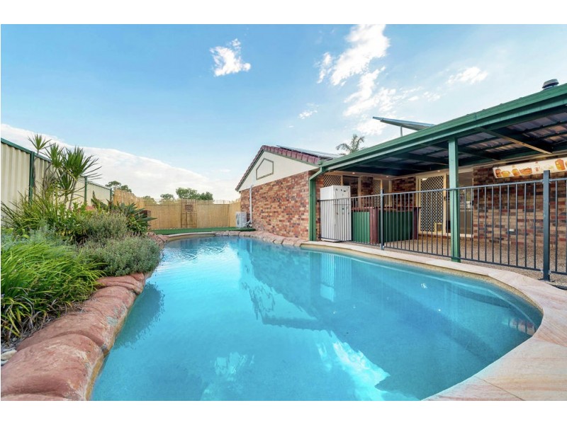 2 Oakblue Crescent, Kallangur QLD 4503