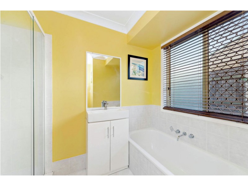 2 Oakblue Crescent, Kallangur QLD 4503