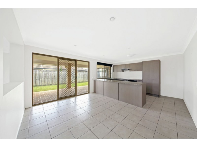 14 Hollywood Avenue, Bellmere QLD 4510