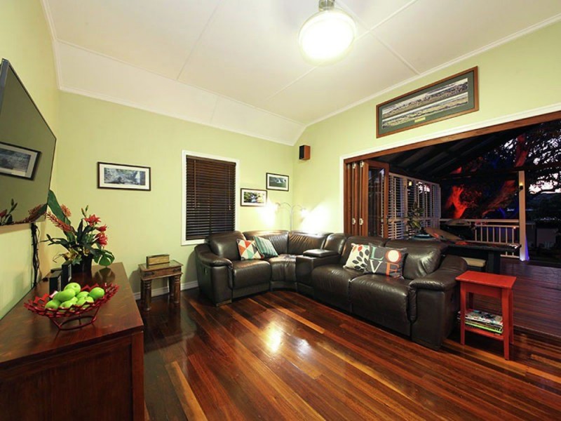 16 First Avenue, Sandgate QLD 4017