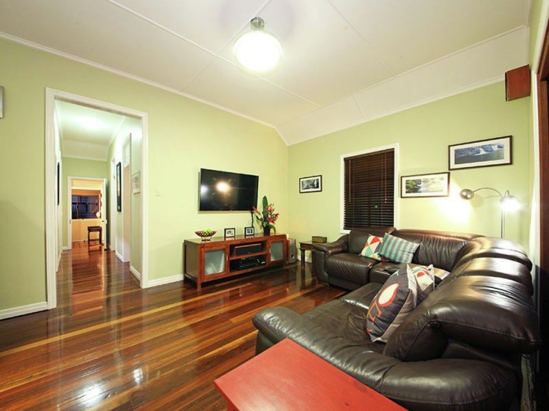 16 First Avenue, Sandgate QLD 4017