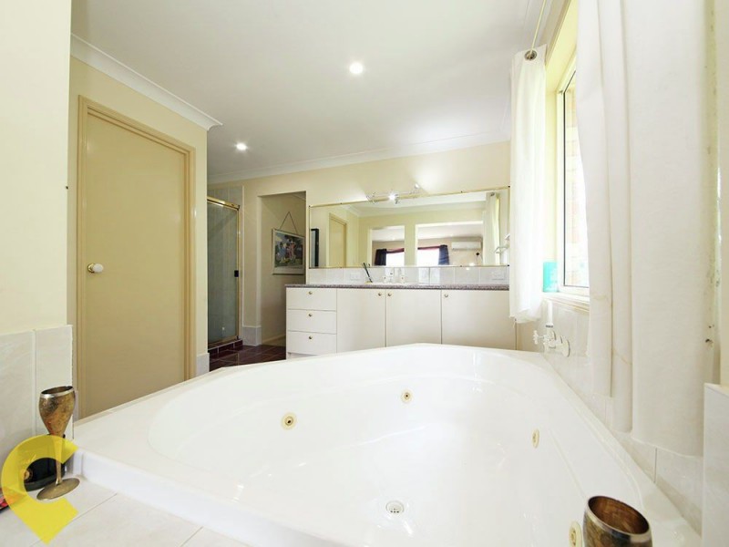 90 Barbour Road, Bracken Ridge QLD 4017