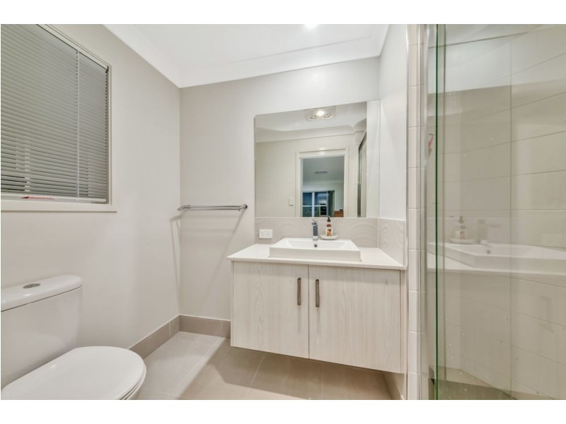 17 Lauren Circuit, Brighton QLD 4017