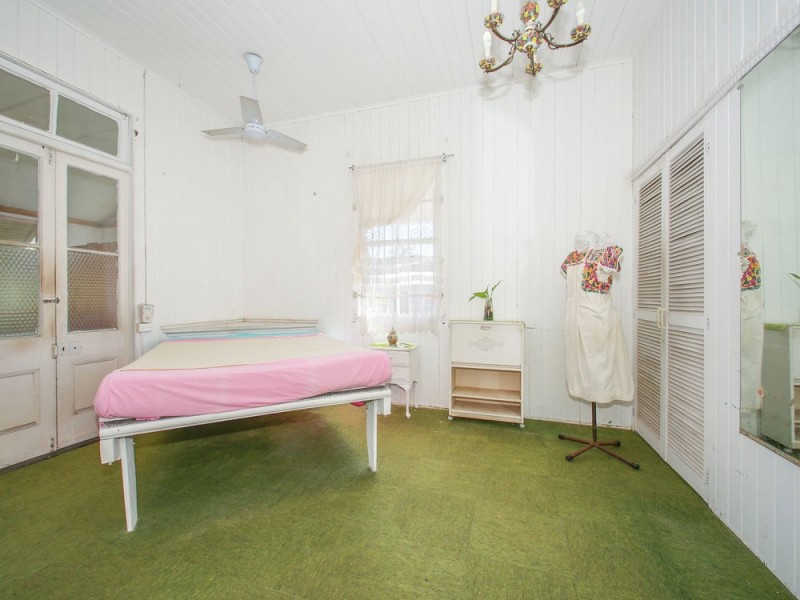 2 Perkins Street, Sandgate QLD 4017