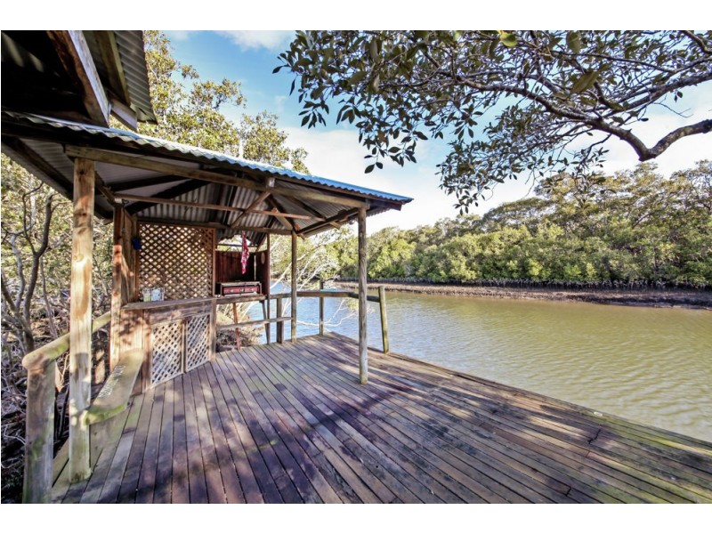 60 Oquinn Street, Nudgee Beach QLD 4014