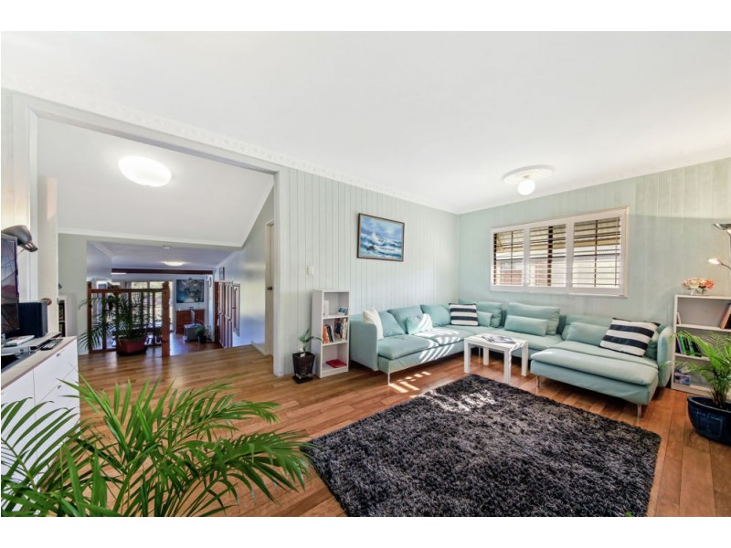 60 Oquinn Street, Nudgee Beach QLD 4014