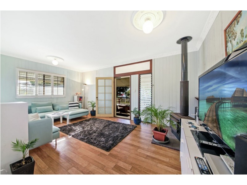 60 Oquinn Street, Nudgee Beach QLD 4014