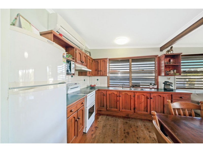 60 Oquinn Street, Nudgee Beach QLD 4014