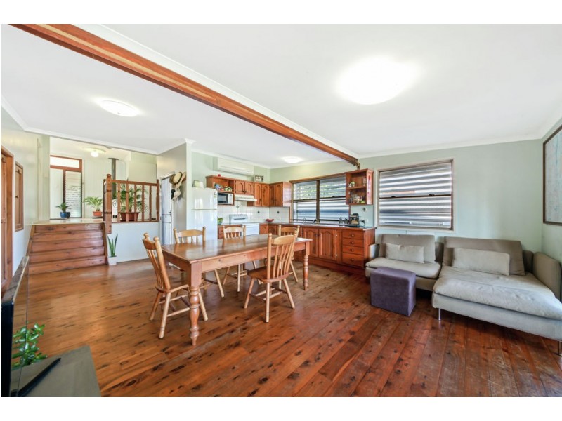 60 Oquinn Street, Nudgee Beach QLD 4014