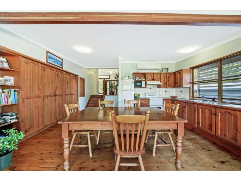 60 Oquinn Street, Nudgee Beach QLD 4014