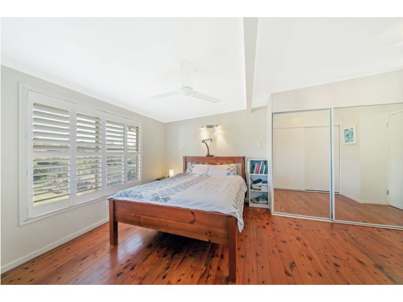 60 Oquinn Street, Nudgee Beach QLD 4014