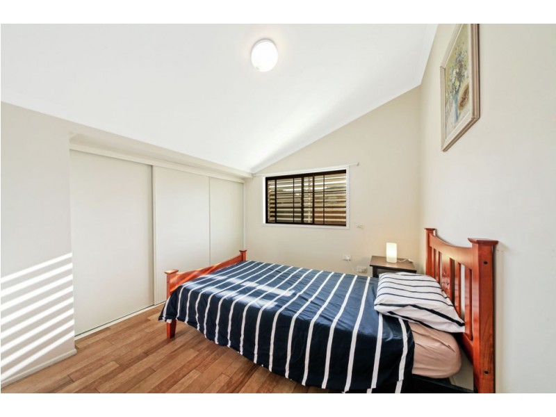 60 Oquinn Street, Nudgee Beach QLD 4014