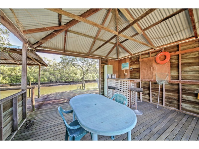 60 Oquinn Street, Nudgee Beach QLD 4014