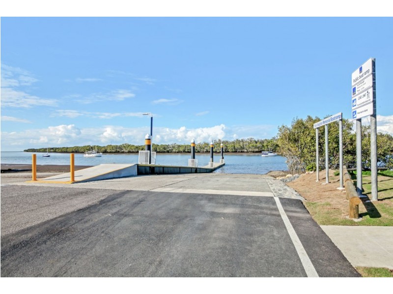 60 Oquinn Street, Nudgee Beach QLD 4014