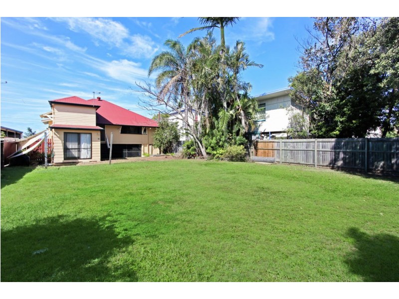 284 Flinders Parade, Sandgate QLD 4017