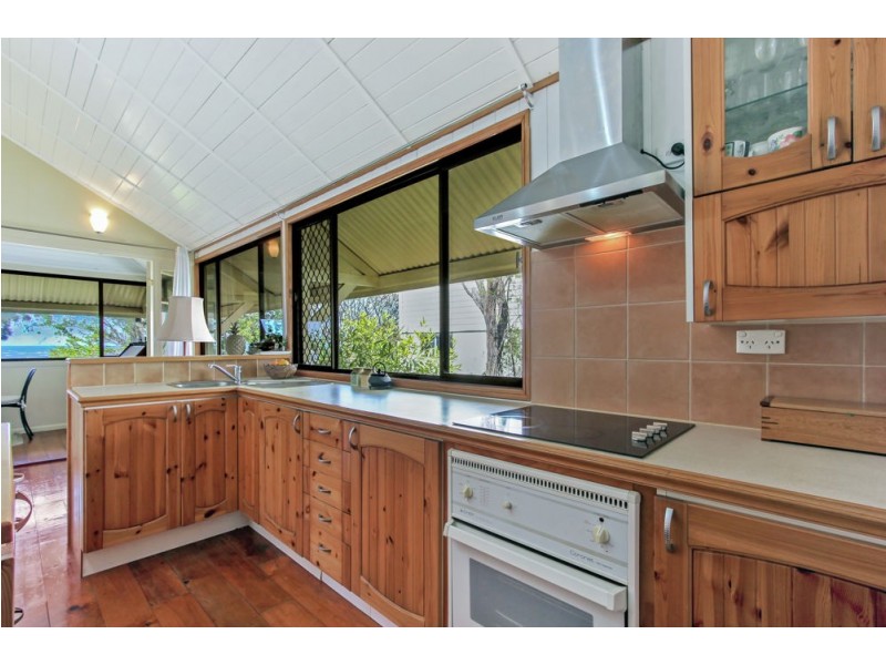 284 Flinders Parade, Sandgate QLD 4017