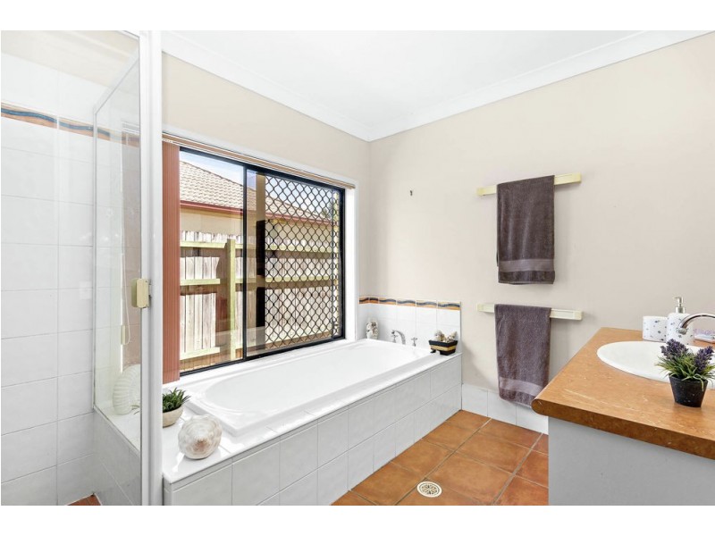 19 Greendale Place, Bracken Ridge QLD 4017