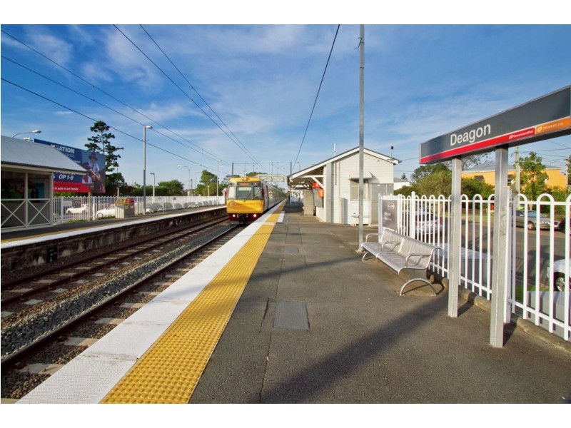 3 Sarah Street, Deagon QLD 4017