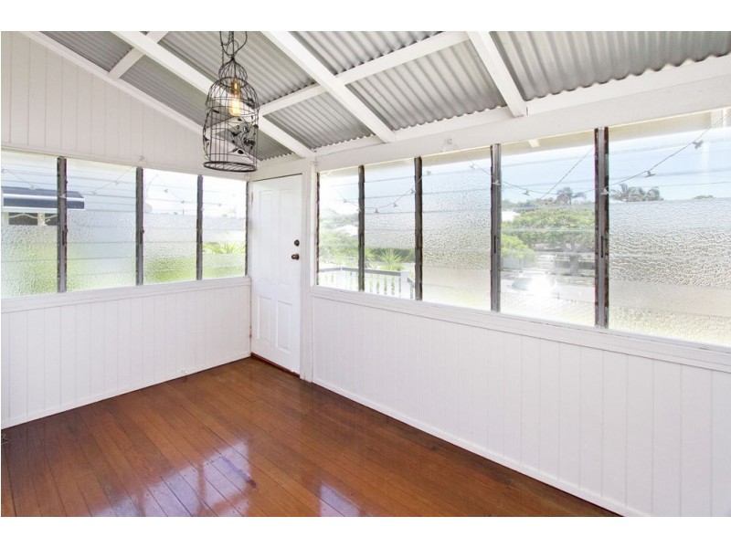 53 Cotton Street, Shorncliffe QLD 4017