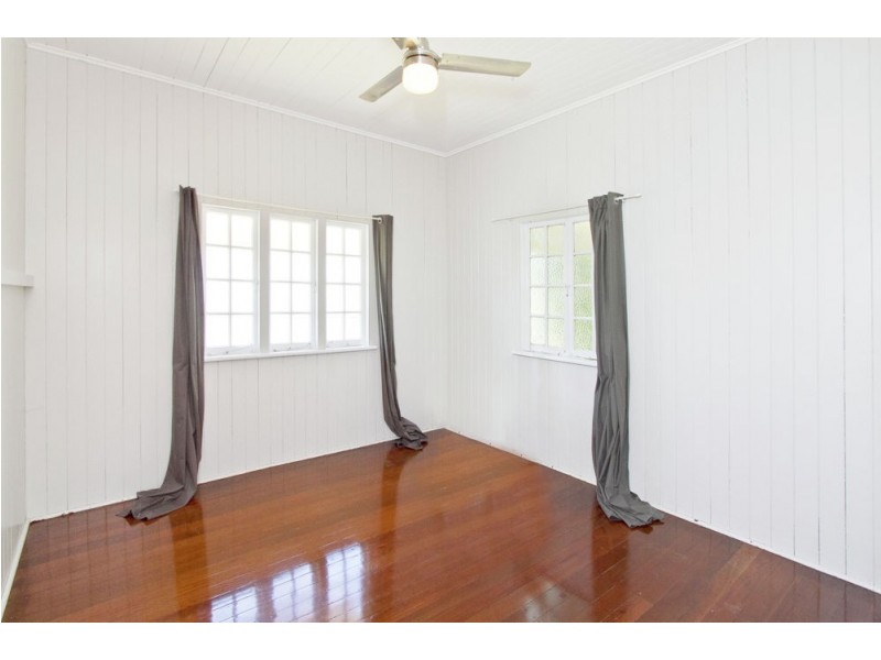 53 Cotton Street, Shorncliffe QLD 4017