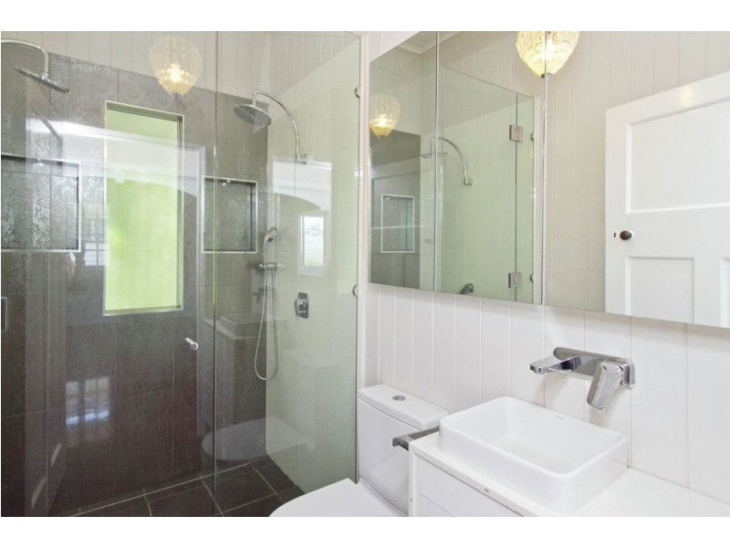 53 Cotton Street, Shorncliffe QLD 4017