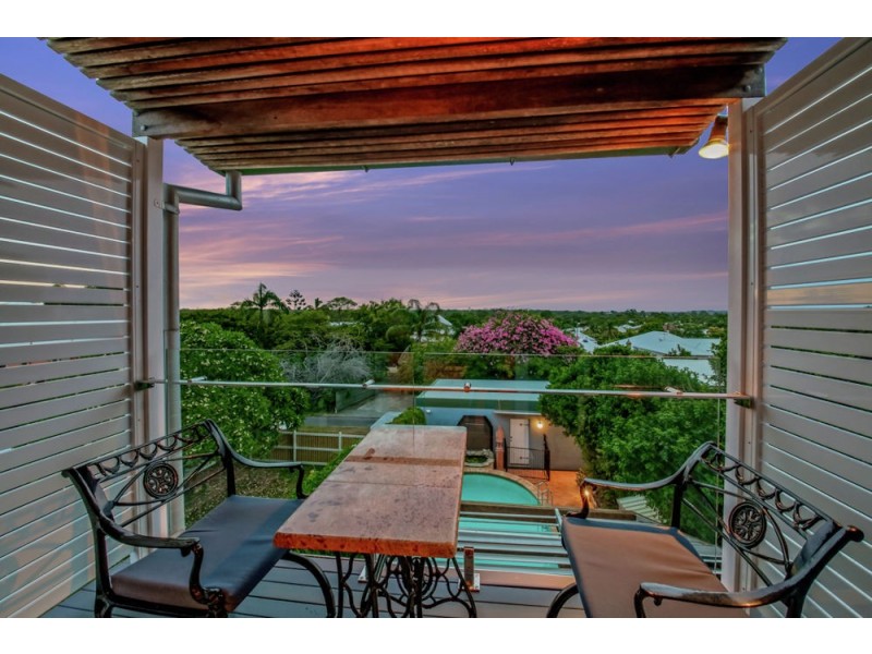 110 Shorncliffe Parade, Shorncliffe QLD 4017