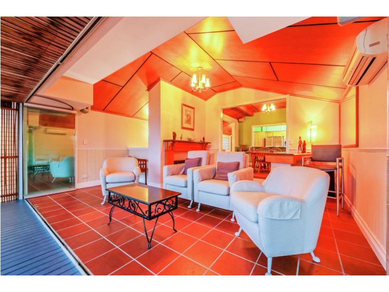 110 Shorncliffe Parade, Shorncliffe QLD 4017