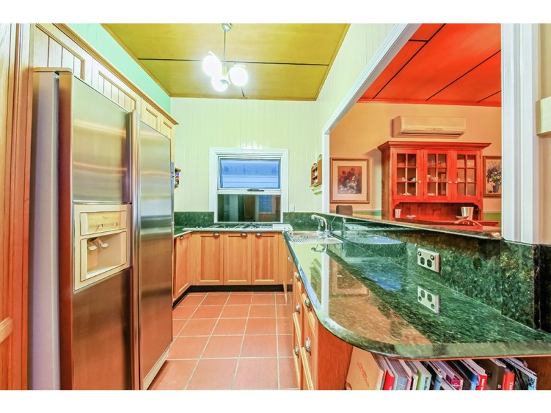 110 Shorncliffe Parade, Shorncliffe QLD 4017