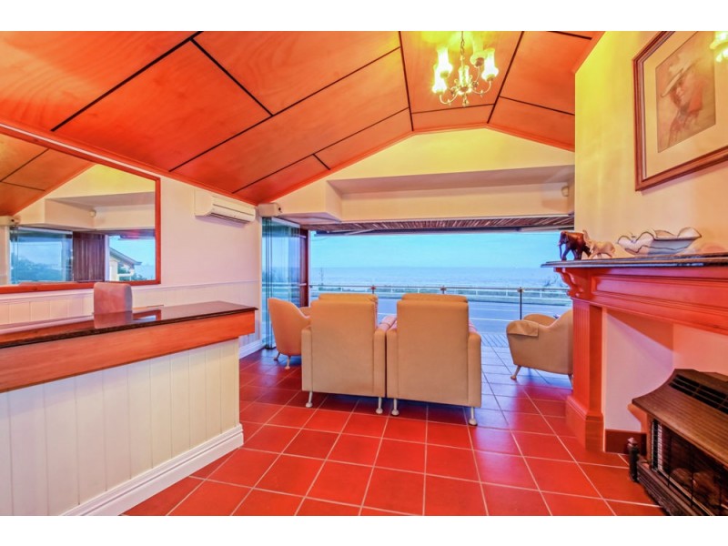 110 Shorncliffe Parade, Shorncliffe QLD 4017